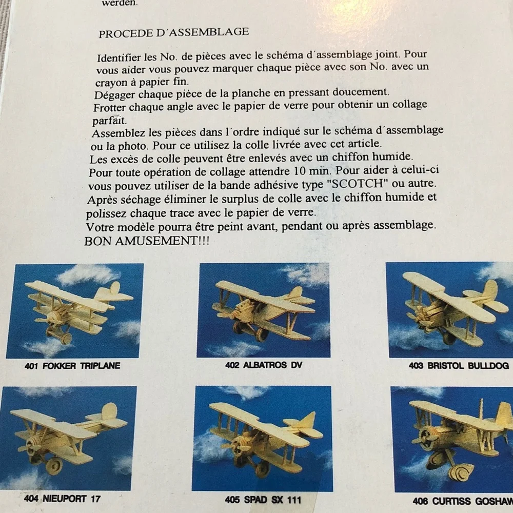 Easy-to-Assemble Miniature Wooden Aircraft - Natural